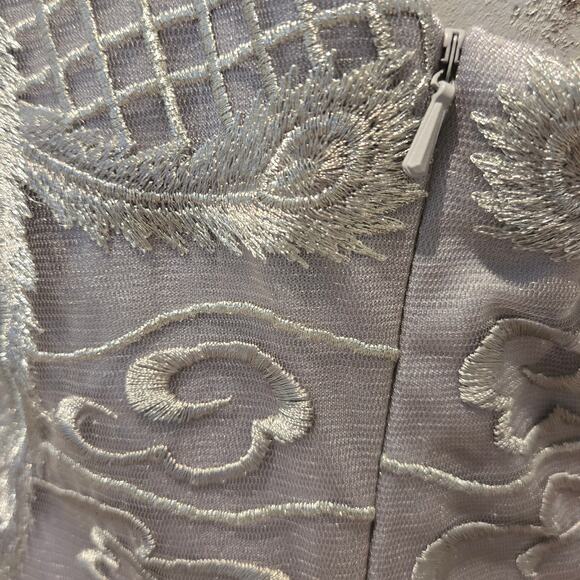 Sue Wong Nocturne Gray Silver Embroidered Lace Sheath Cocktail Dress, Size 8 - Picture 4 of 11